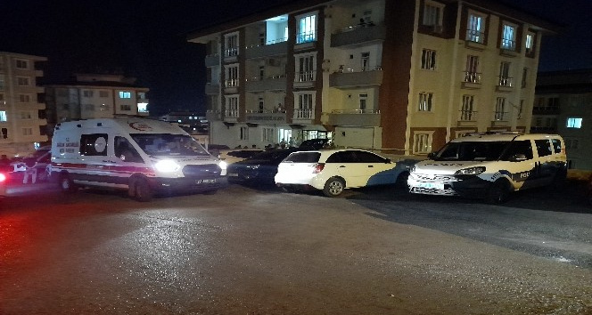 Çevik kuvvet polisi beylik tabancasıyla kendini vurdu